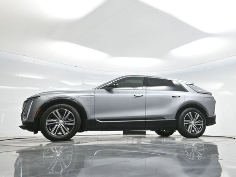 Used 2024 Cadillac Lyriq Luxury RWD image 7