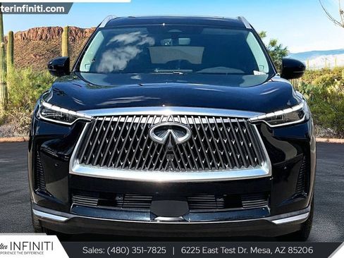 Used 2026 INFINITI QX60 Luxe w/ Family Package FWD image 3