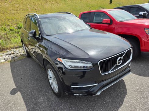 Used 2017 Volvo XC90 T6 Momentum w/ Vision Package AWD/4WD image 3