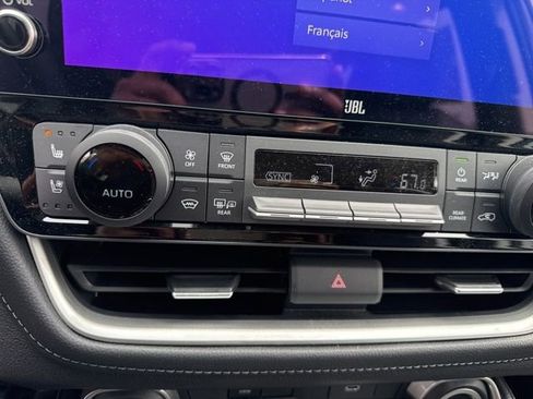 Used 2025 Toyota Grand Highlander AWD image 16