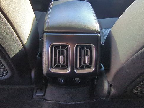 Used 2021 Kia Sorento LX image 29