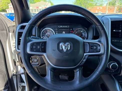 Used 2019 RAM 1500 Big Horn AWD/4WD image 15