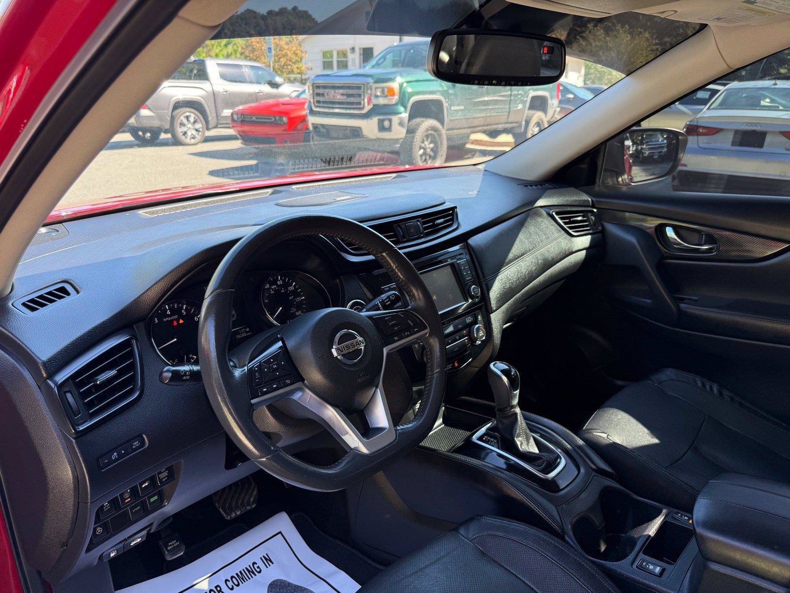 Used 2017 Nissan Rogue SL w/ SL Premium Package FWD image 18
