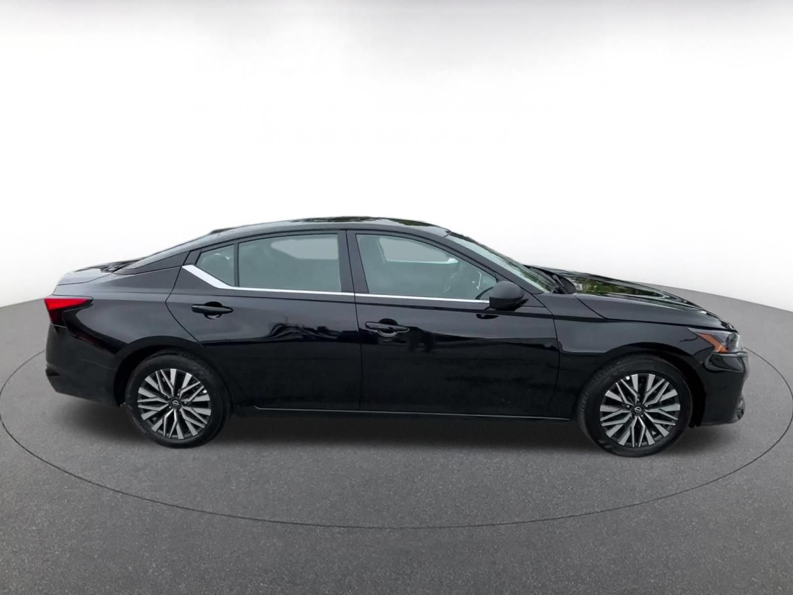 Used 2026 Nissan Altima 2.5 SV FWD image 15