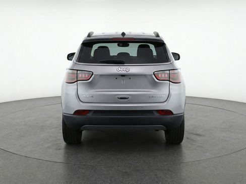 Used 2025 Jeep Compass Limited image 7