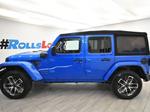Used 2024 Jeep Wrangler Unlimited w/ Convenience Group AWD/4WD image 2