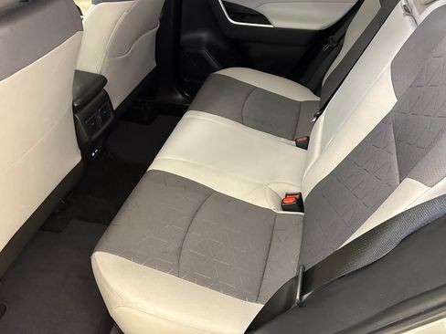 Used 2025 Toyota RAV4 XLE w/ Convenience Package FWD image 17