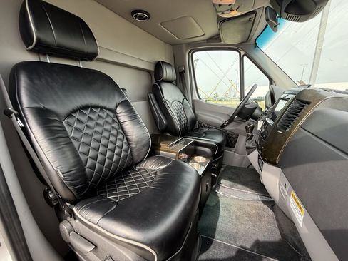 Used 2016 Mercedes-Benz Sprinter 3500 image 41