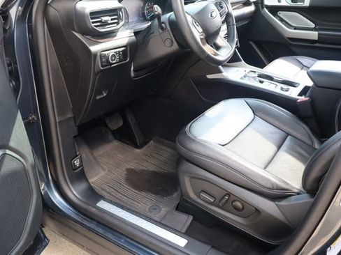Certified 2024 Ford Explorer Limited w/ Limited Technology Package AWD/4WD image 17