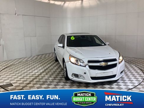 Used 2016 Chevrolet Malibu LT w/ Sun And Convenience Package FWD image 1