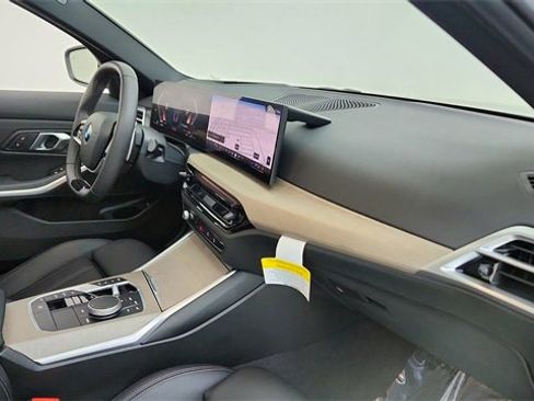 Used 2025 BMW 330i xDrive Sedan image 21