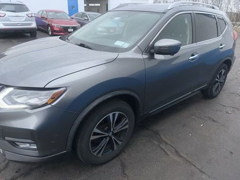 Used 2018 Nissan Rogue SL w/ Premium Package image 4