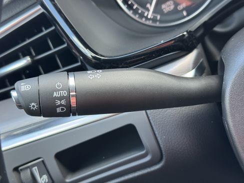 New 2025 Cadillac XT5 Luxury image 28