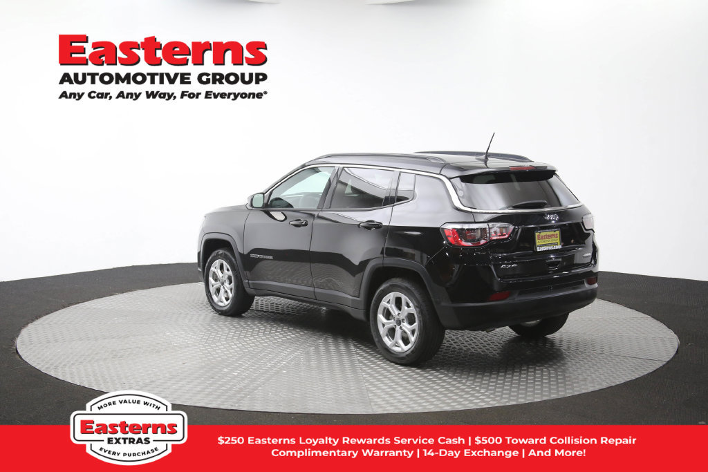 Used 2025 Jeep Compass Latitude w/ Sun & Sound Group AWD/4WD image 68