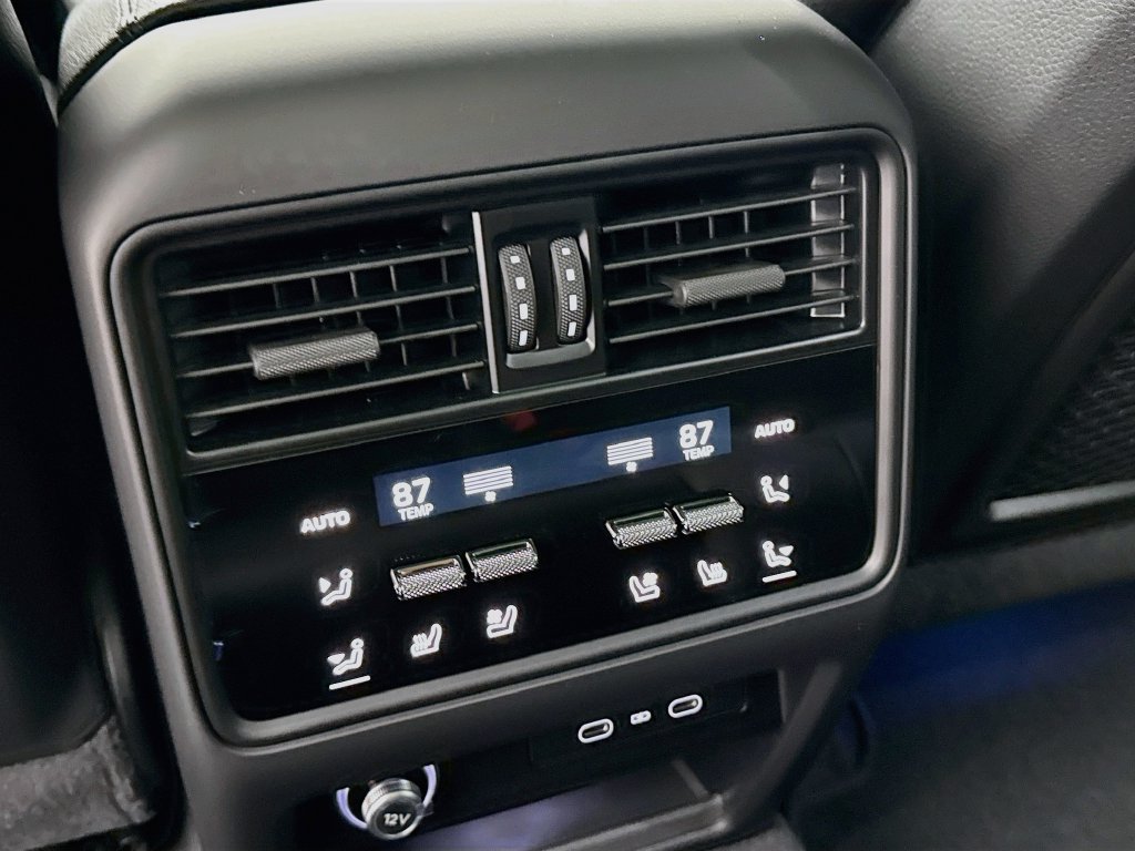 Certified 2026 Porsche Cayenne AWD/4WD image 27