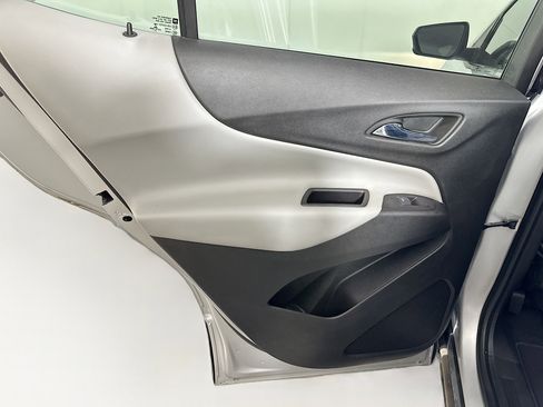 Used 2018 Chevrolet Equinox LS image 24