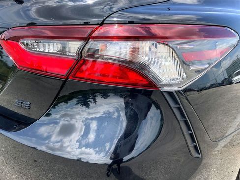 Used 2021 Toyota Camry SE FWD image 30