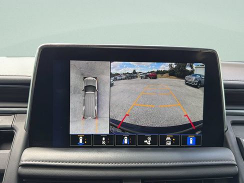 Used 2022 Chevrolet Suburban Z71 w/ Off-Road Capability Package AWD/4WD image 21