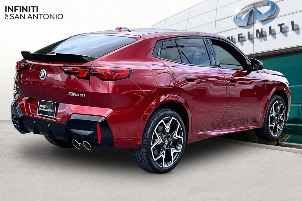 Used 2025 BMW X2 M35i AWD/4WD image 2