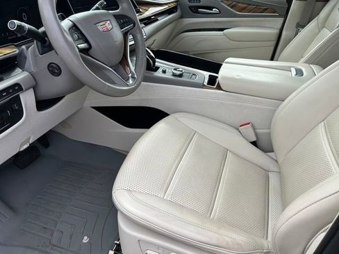 Used 2023 Cadillac Escalade Sport Platinum w/ LPO, ONYX Package image 11