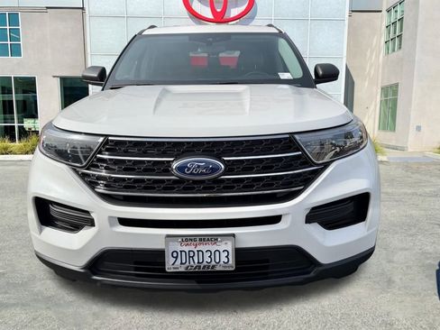 Used 2022 Ford Explorer XLT image 3
