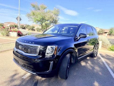 Used 2020 Kia Telluride S AWD/4WD image 3