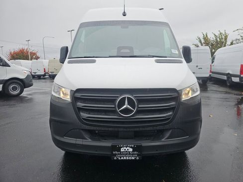New 2025 Mercedes-Benz Sprinter 2500 image 9