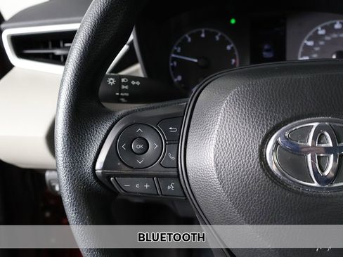 Used 2025 Toyota Corolla LE FWD image 4