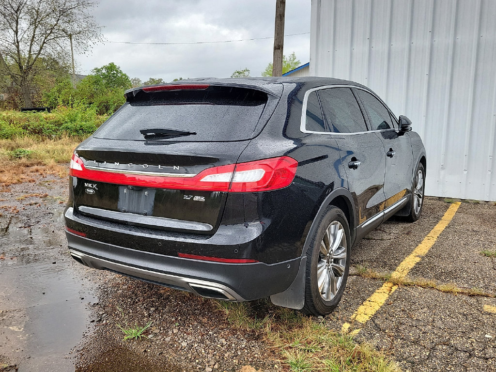 Used 2016 Lincoln MKX Reserve w/ Luxury Package AWD/4WD image 4
