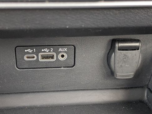 Used 2025 Nissan Altima 2.5 SV FWD image 42