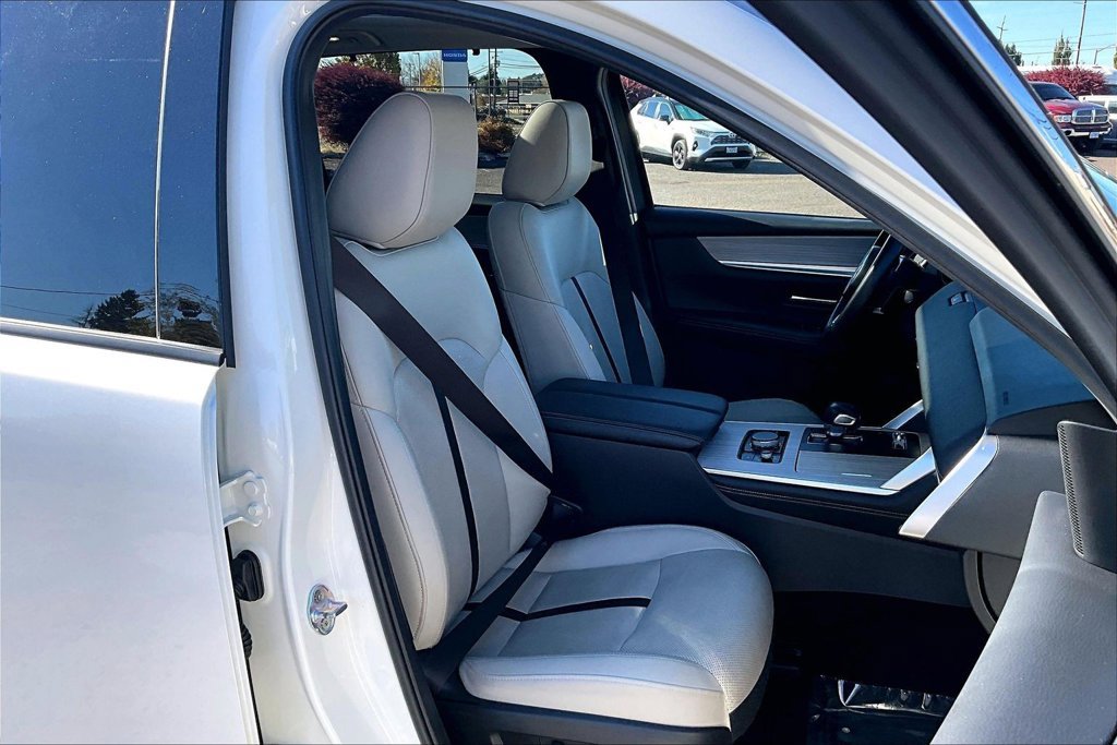 Used 2024 MAZDA CX-90 Plug-In Hybrid w/ Premium Pkg AWD/4WD image 10