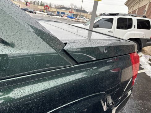 Used 2003 Cadillac Escalade EXT image 5