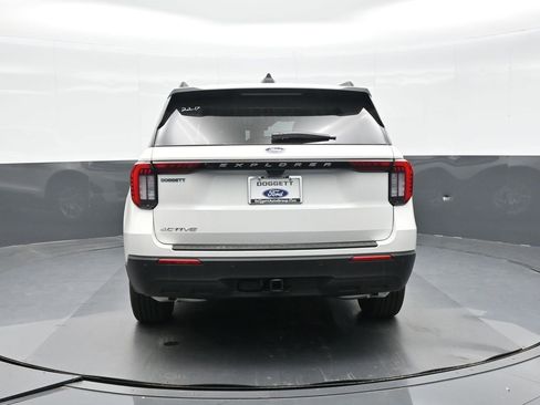 New 2026 Ford Explorer Active image 5