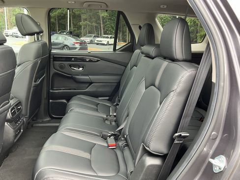 Used 2025 Honda Pilot Touring image 35
