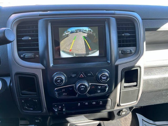 Used 2016 RAM 3500 Tradesman w/ Chrome Appearance Group AWD/4WD image 11