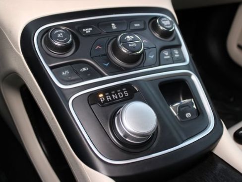 Used 2015 Chrysler 200 C w/ Navigation & Sound Group I FWD image 14
