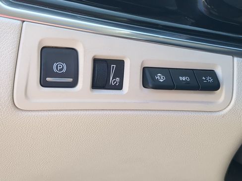 Certified 2021 Cadillac XT6 Premium Luxury AWD/4WD image 18