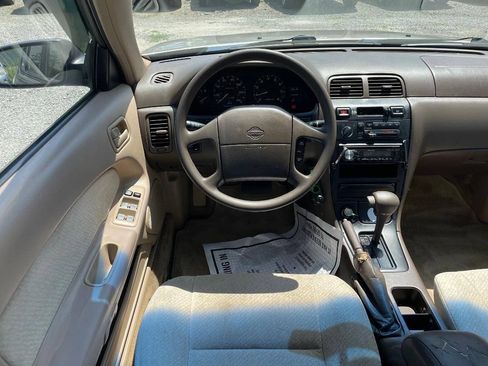 Used 1996 Nissan Maxima SE FWD image 14