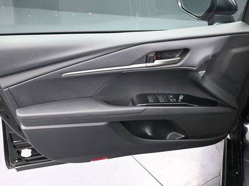 Used 2025 Toyota Camry SE image 14