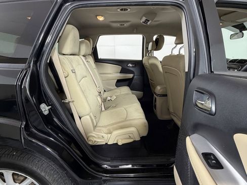 Used 2017 Dodge Journey SXT w/ Comfort/Convenience Group image 6