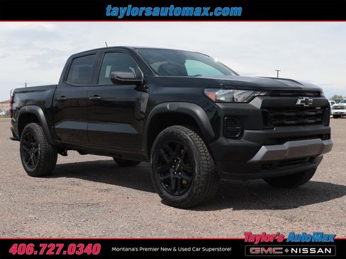 Used 2025 Chevrolet Colorado Trail Boss AWD/4WD image 2