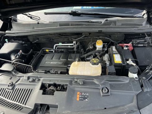 Used 2020 Chevrolet Trax LT w/ Sun & Sound Package image 9