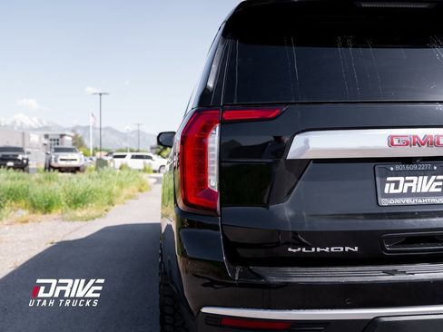 Used 2023 GMC Yukon XL Denali image 14