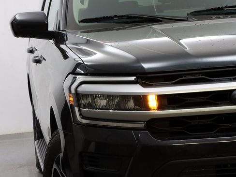 Used 2022 Ford Expedition Max XLT image 4