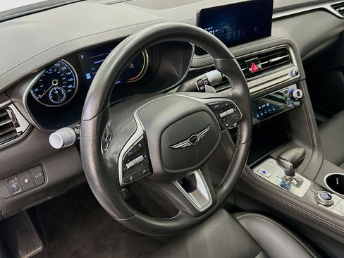 Used 2025 Genesis G70 2.5T AWD/4WD image 18