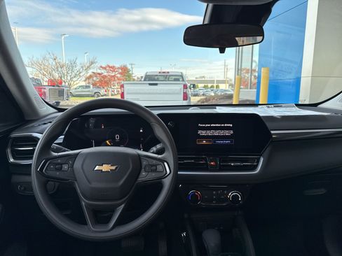 New 2026 Chevrolet TrailBlazer LT FWD image 2