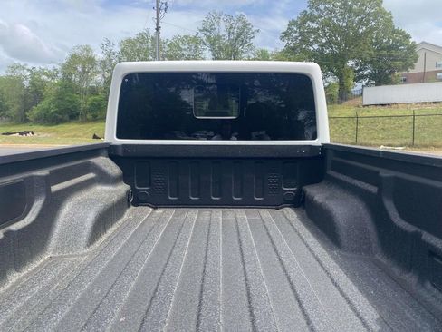 New 2026 Jeep Gladiator Rubicon w/ Steel Power Dome Hood Package AWD/4WD image 38