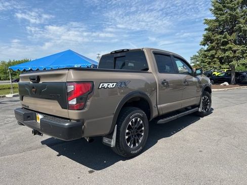 Used 2021 Nissan Titan PRO-4X w/ Pro-4x Convenience Package AWD/4WD image 5