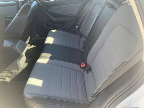 Used 2025 Volkswagen Jetta SE FWD image 15