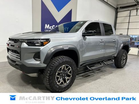 Used 2024 Chevrolet Colorado ZR2 w/ Technology Package AWD/4WD image 10